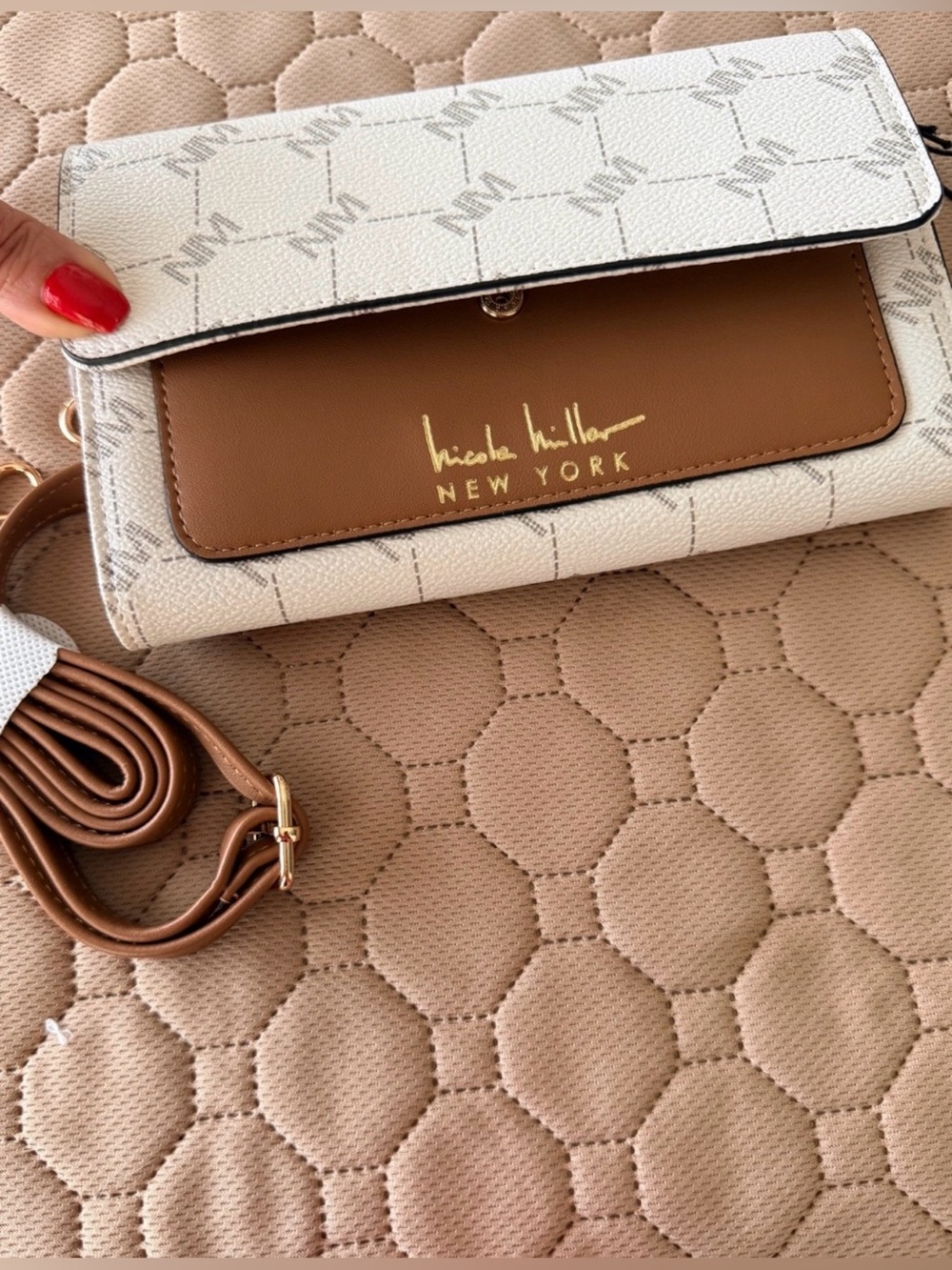 Nicole Miller NWT White & Brown 
Stunning Logo zip around wallet/crossbody
Bag